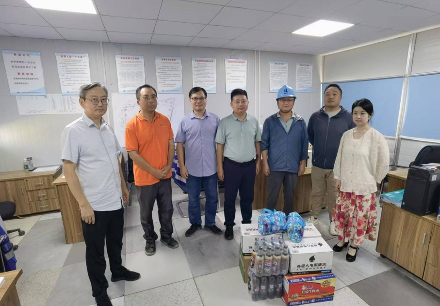 汗滴驕陽筑安全 清風送涼潤人心